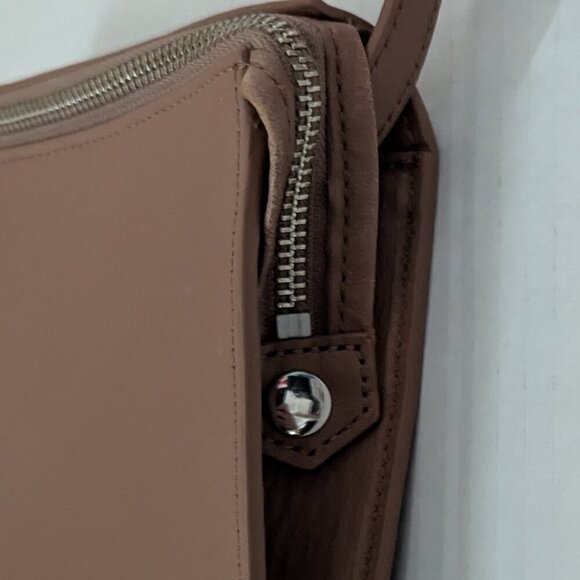 Elizabeth and James Sara Crossbody Bag Purse Tan Brown Luggage - Picture 5 of 8